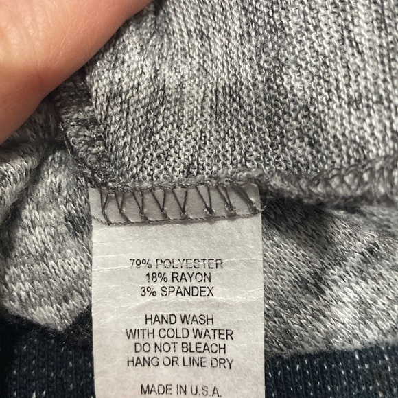 Chic to chic shirt with cinched waist size large - Picture 2 of 2